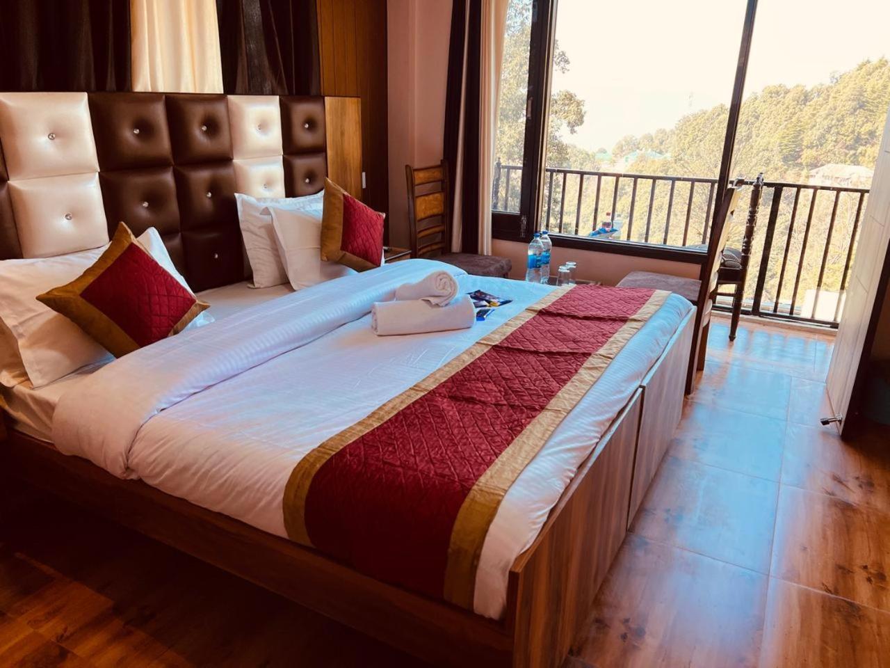 Hotel The Canadian With Jungle View, Near Dalhousie Bus Stand Banikhet エクステリア 写真